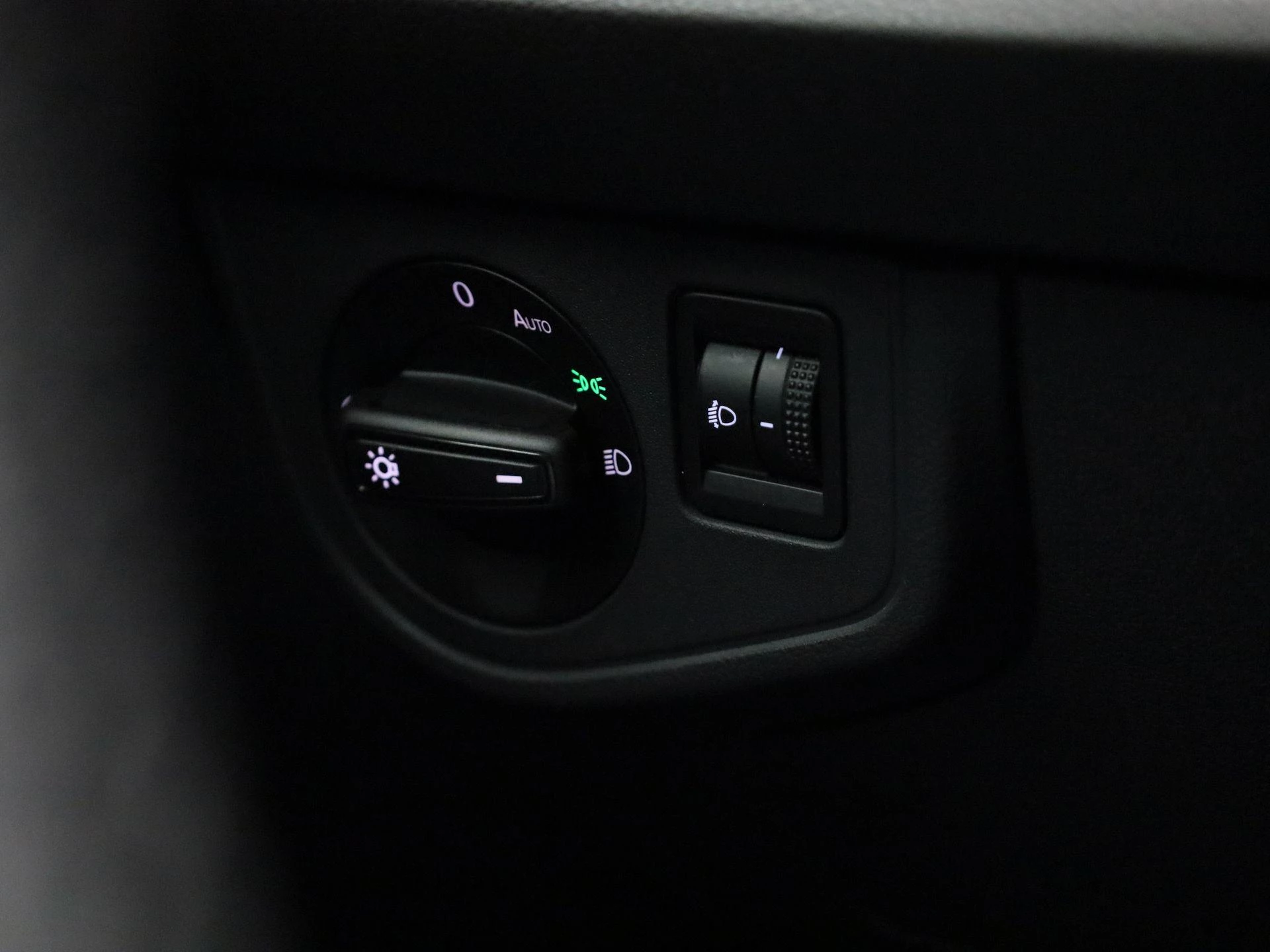 Volkswagen-Polo-image-19