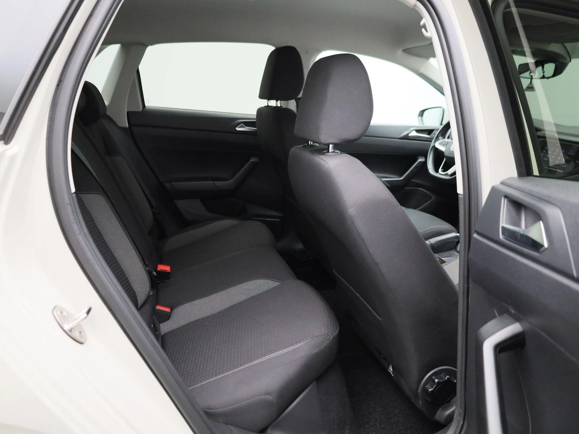 Volkswagen-Polo-image-33