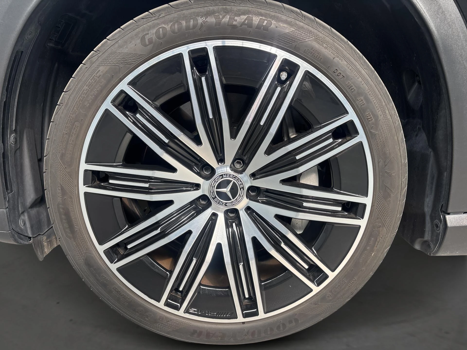 Mercedes-Benz EQE SUV 300 AMG LINE + BURMESTER + PANO DAK + TREKHAAK + DIGITAL LIGHT