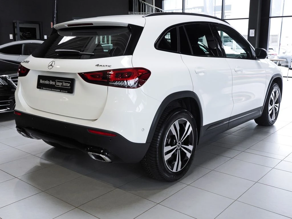Mercedes-Benz-GLA 250-image-5