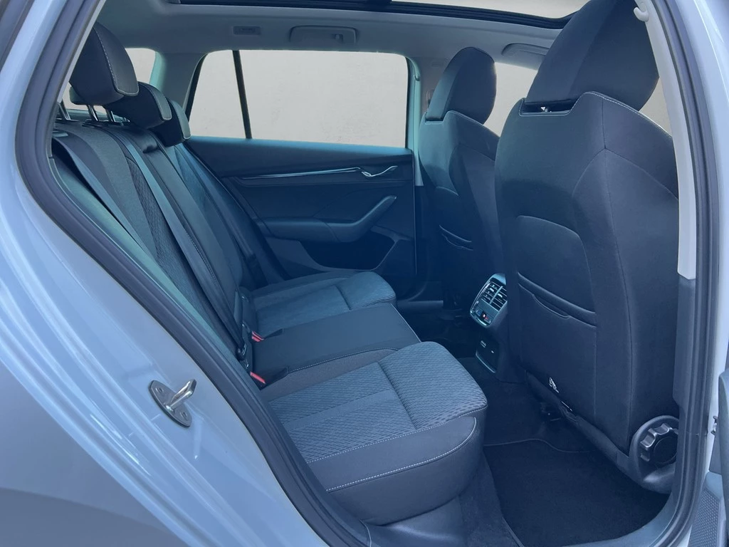 Škoda Octavia Combi 2.0 TDI DSG Ambition *Kamera*AHK*