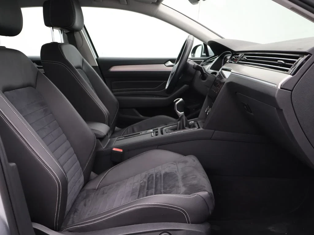 Volkswagen-Passat-image-10