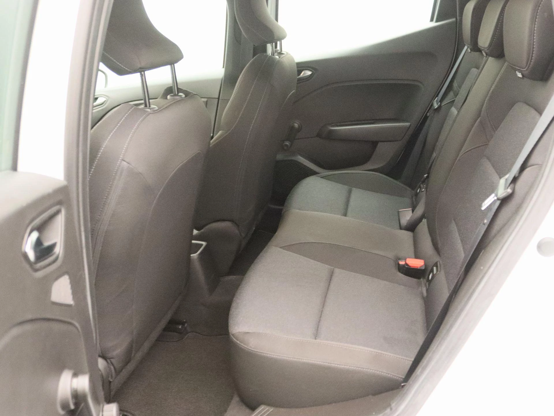 Renault-Clio-image-12