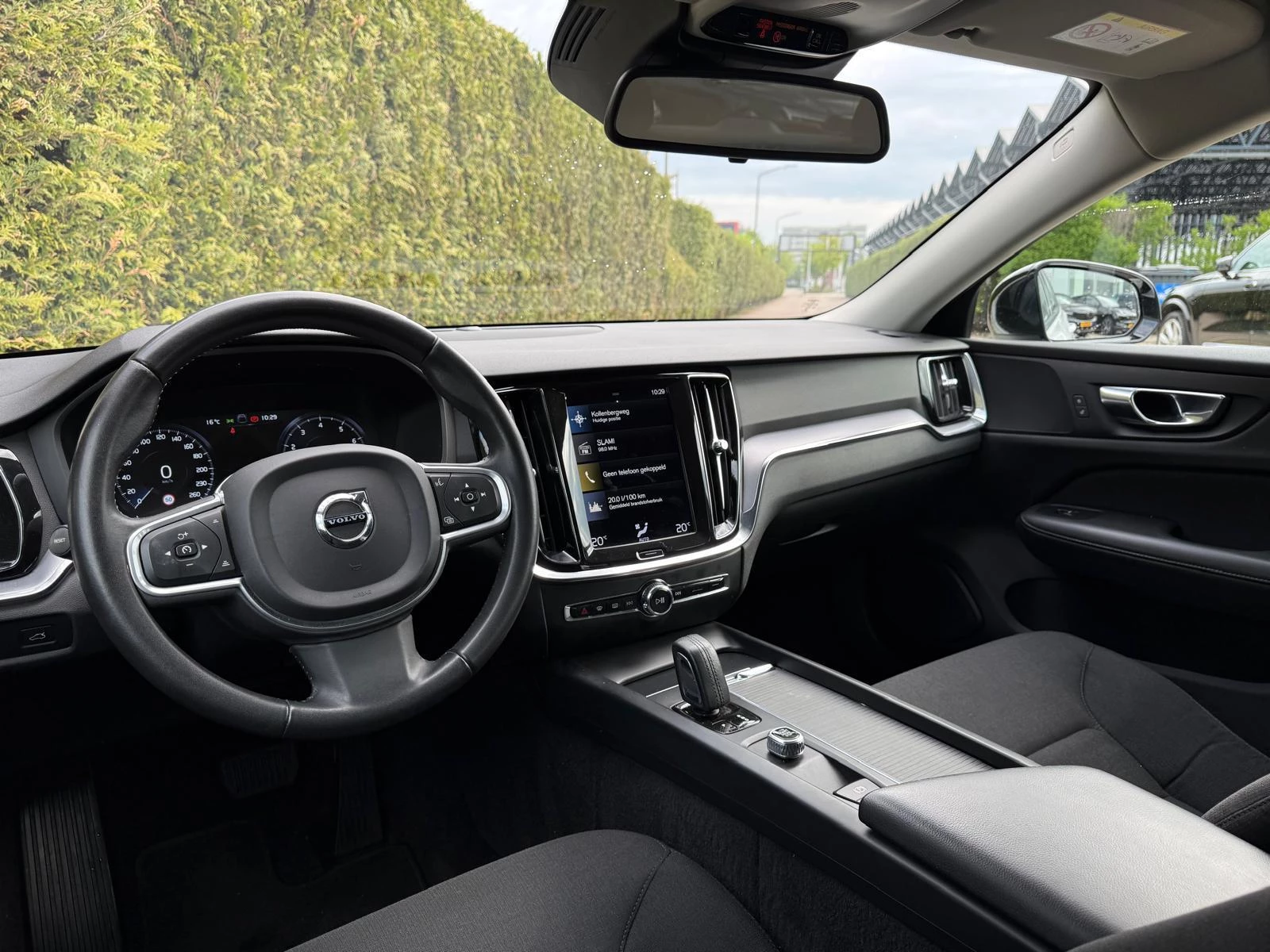 Volvo V60 B3 Momentum Advantage