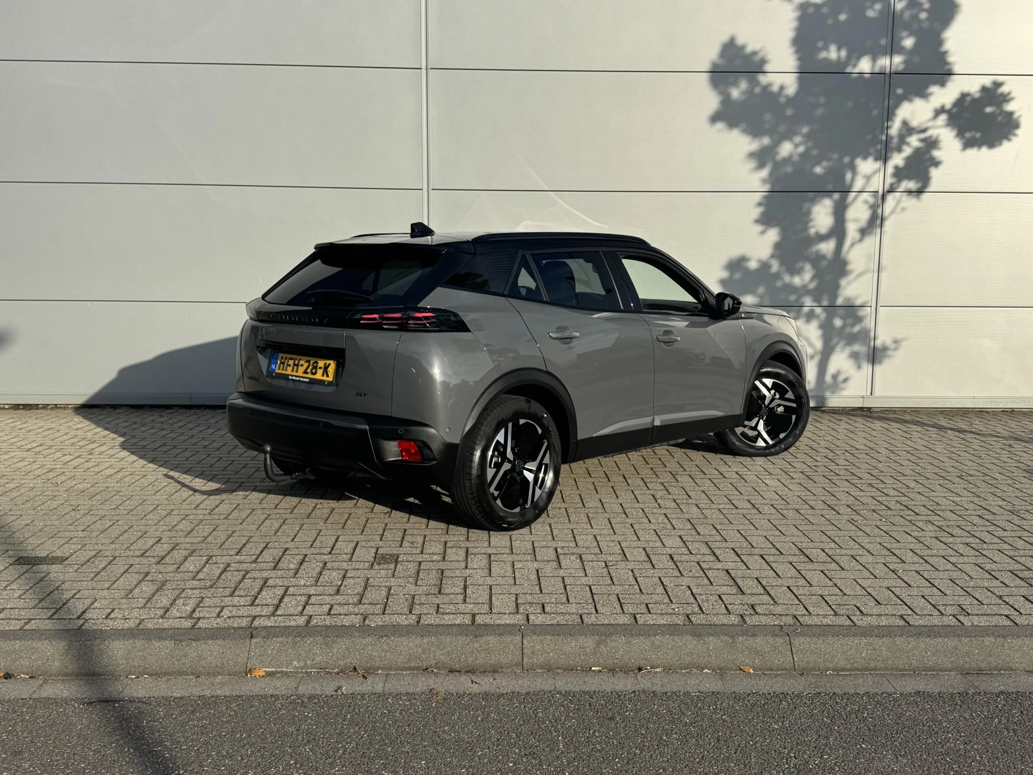 Peugeot-e-2008-image-5