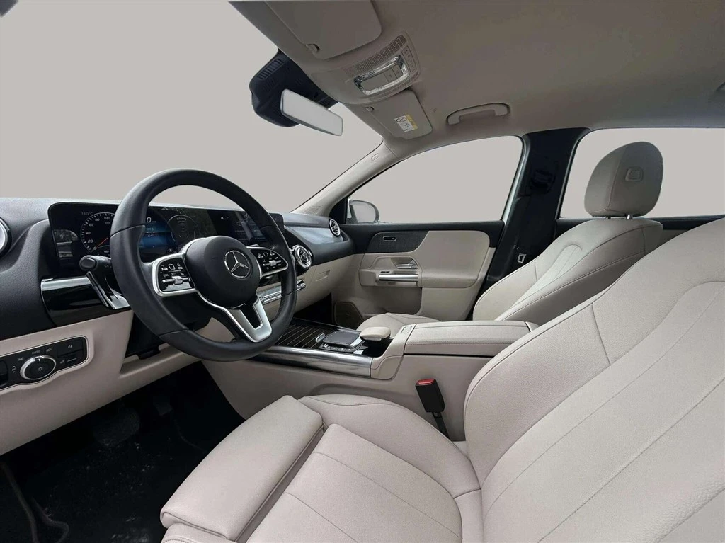 Mercedes-Benz-EQA-image-9