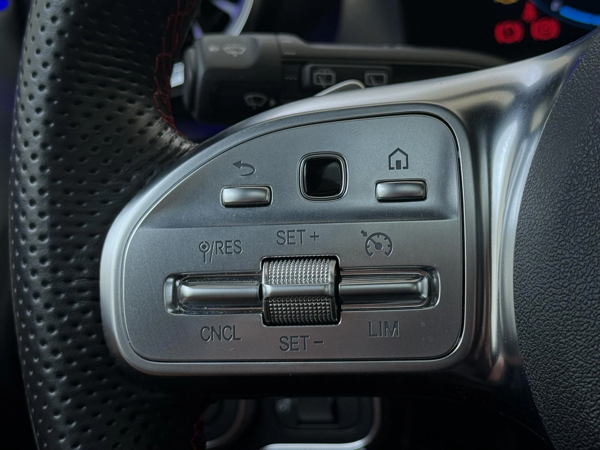Mercedes-Benz A-Klasse 180 Business Solution AMG