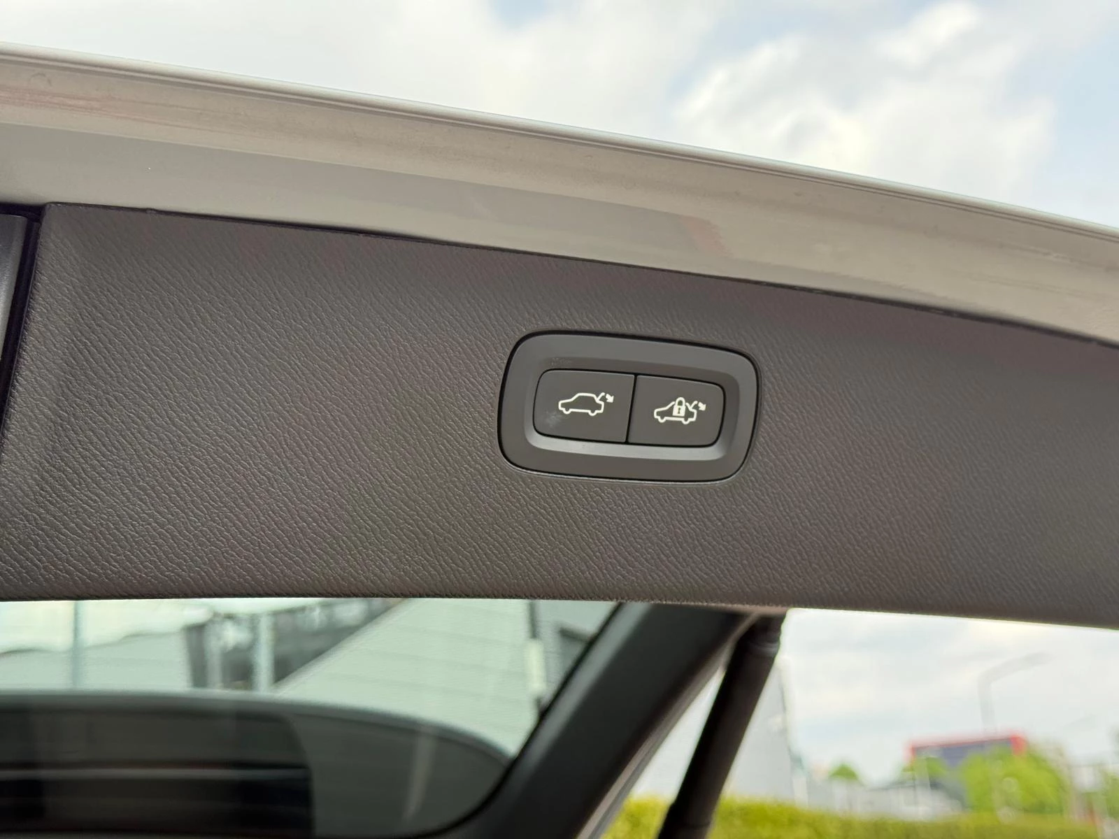 Volvo XC90 T8 Plug-in hybrid AWD Ultra Dark