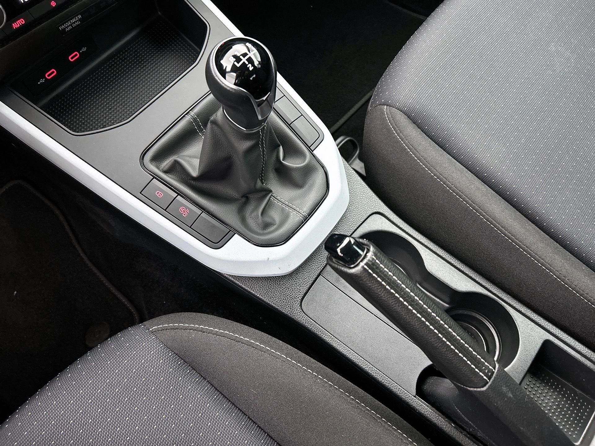 SEAT-Arona-image-28