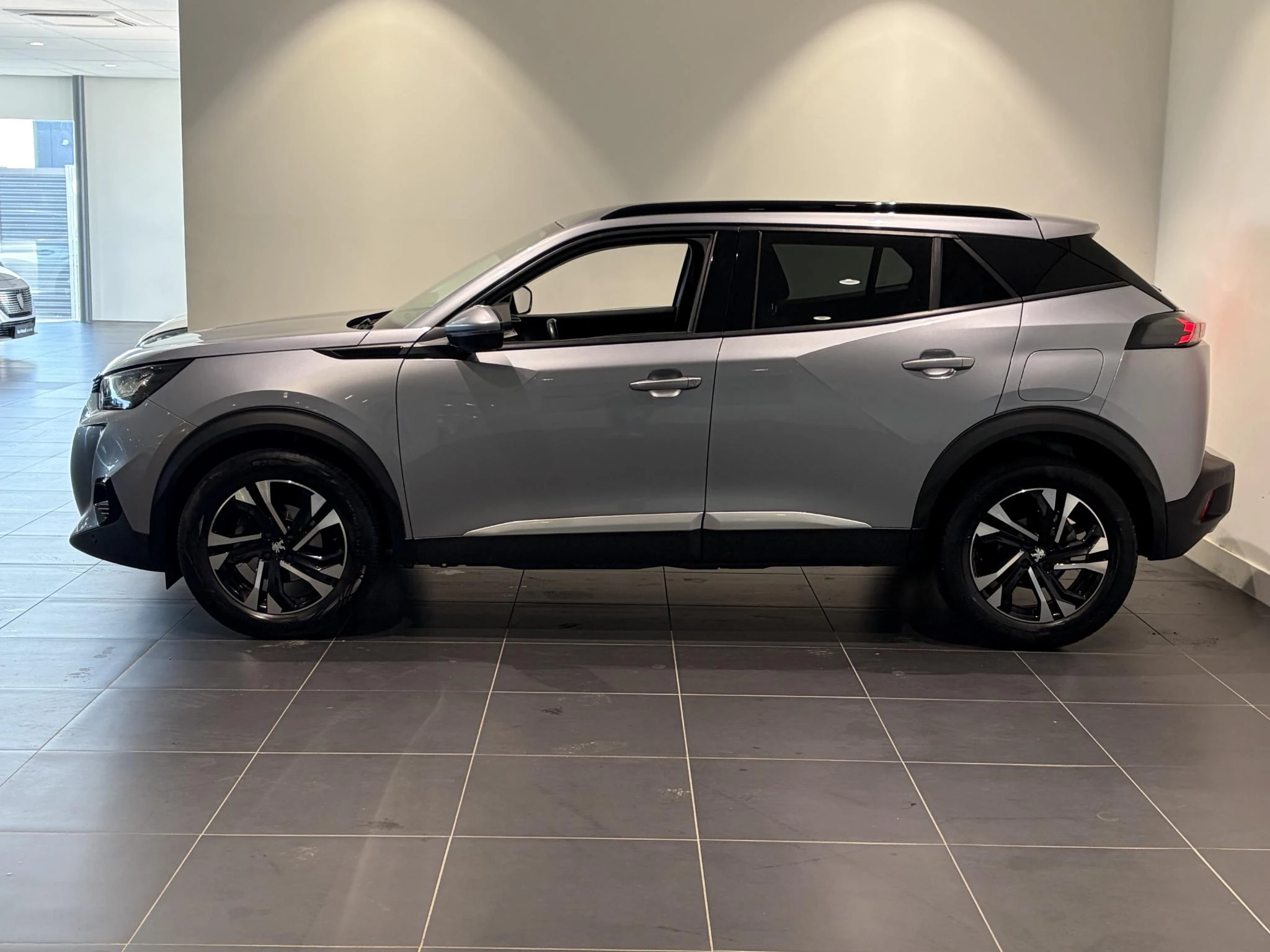 Peugeot 2008 1.2 PureTech Blue Lease Allure