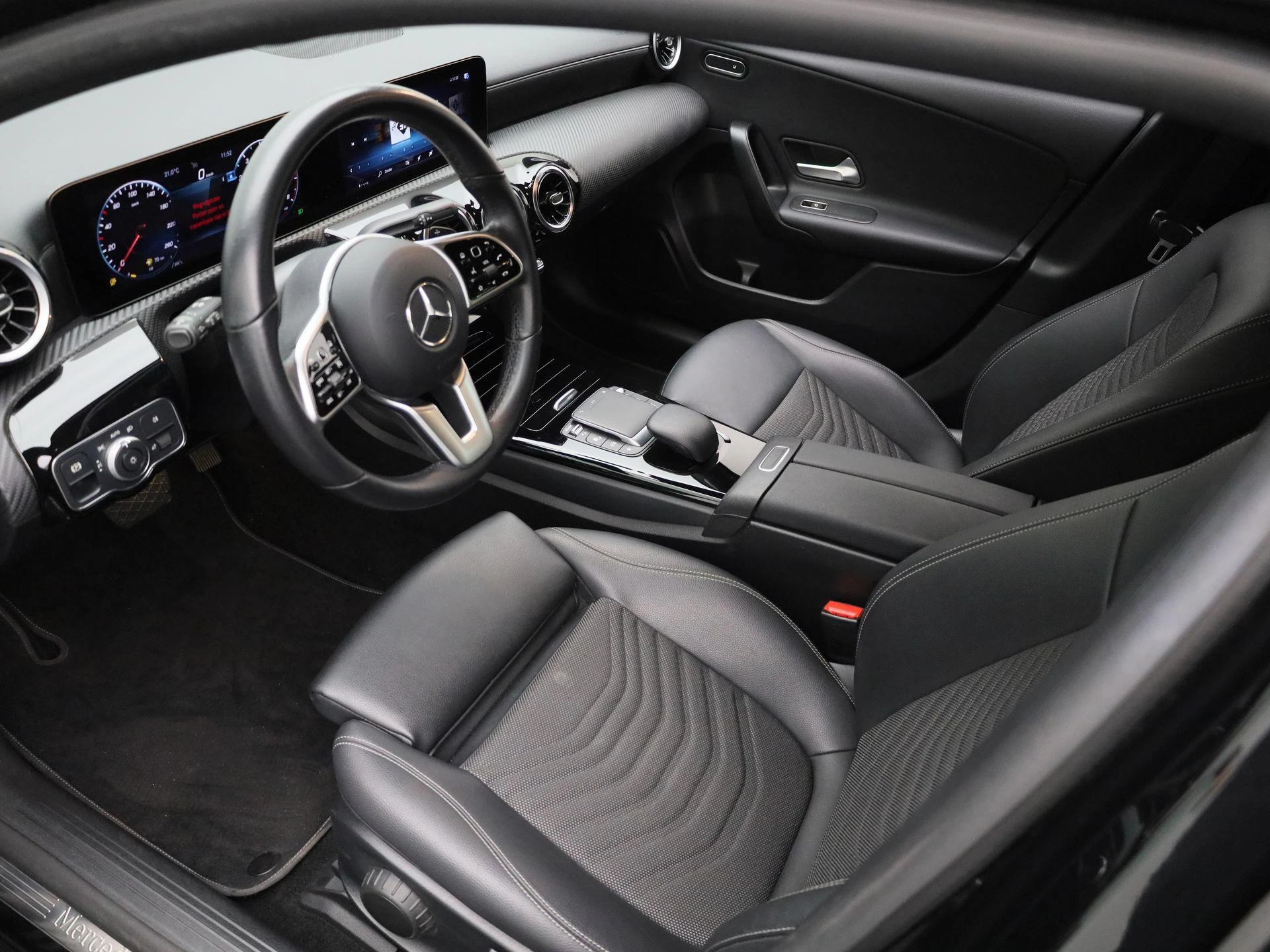 Mercedes-Benz-A-Klasse-image-15