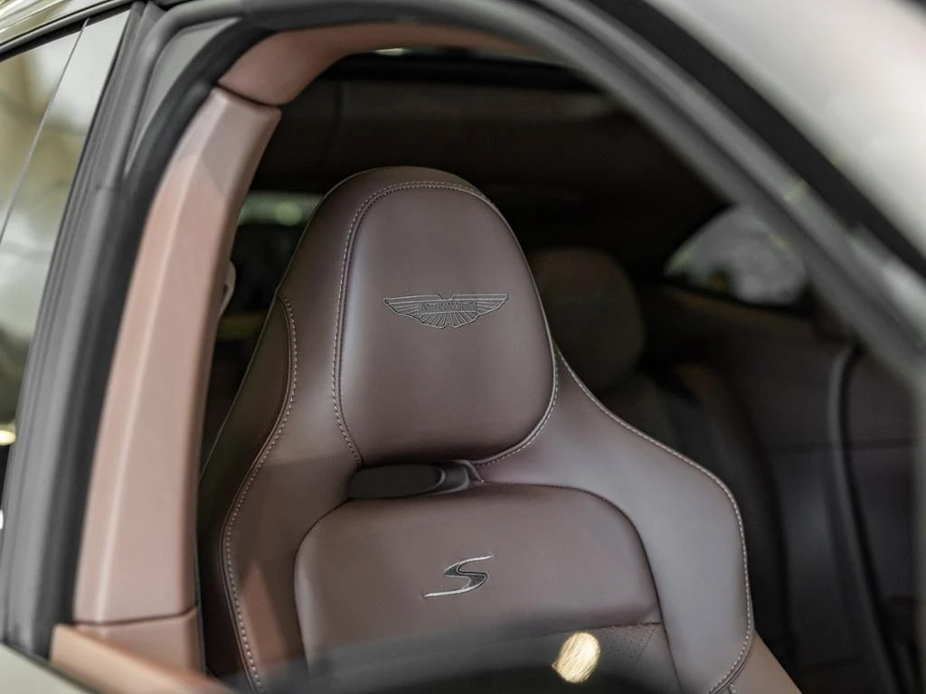 Aston Martin-DBX-image-5