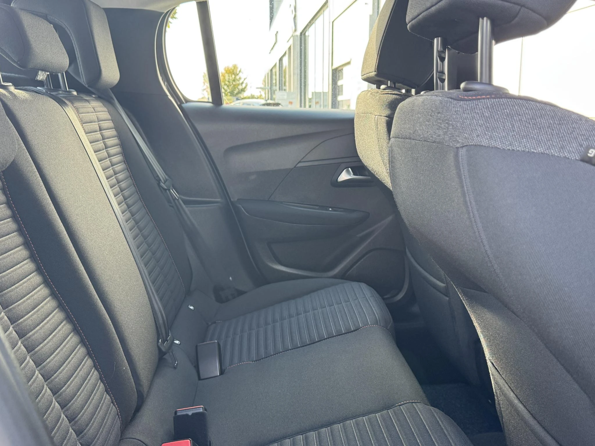 Peugeot-208-image-26