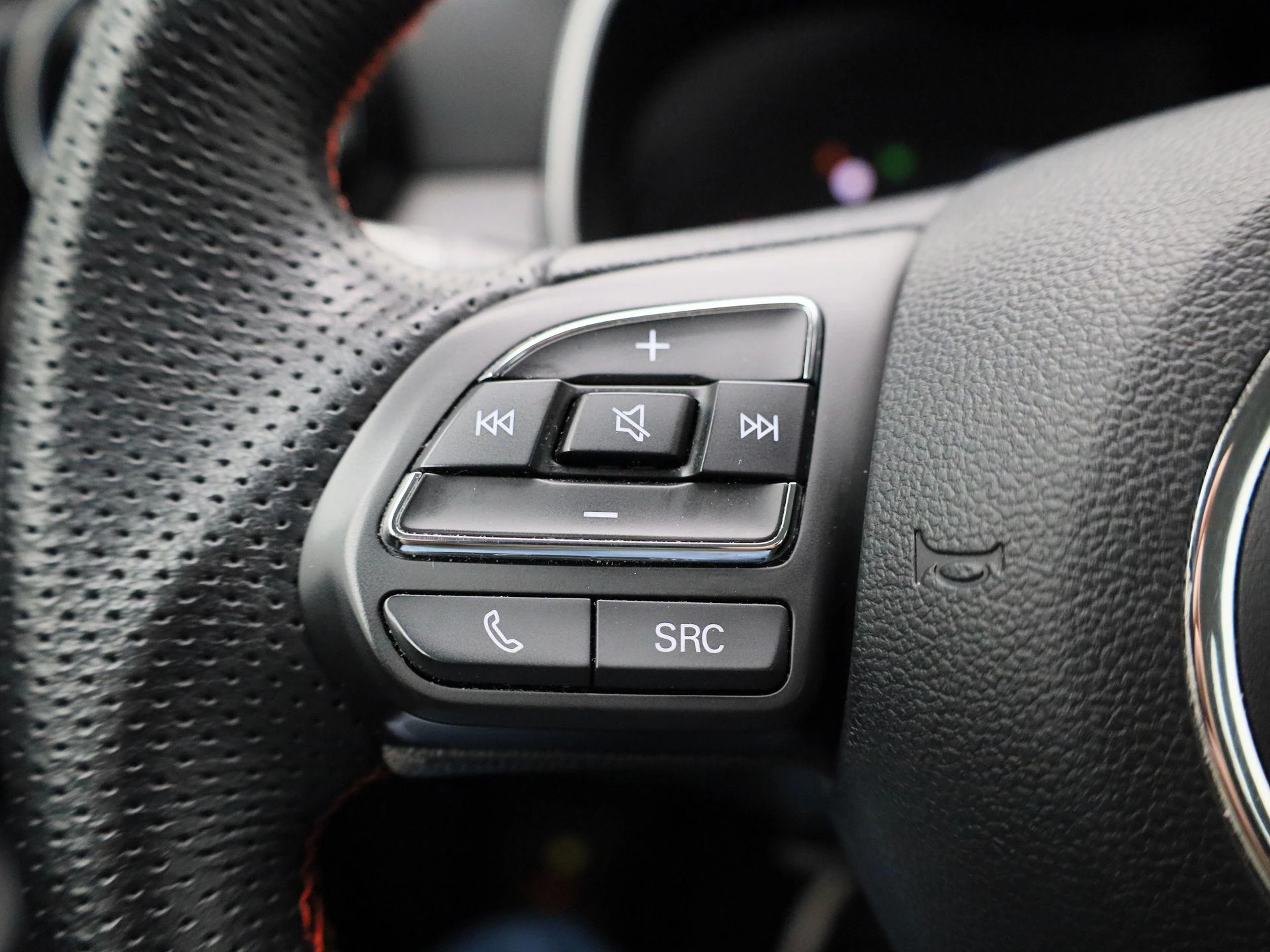 MG-ZS EV-image-17