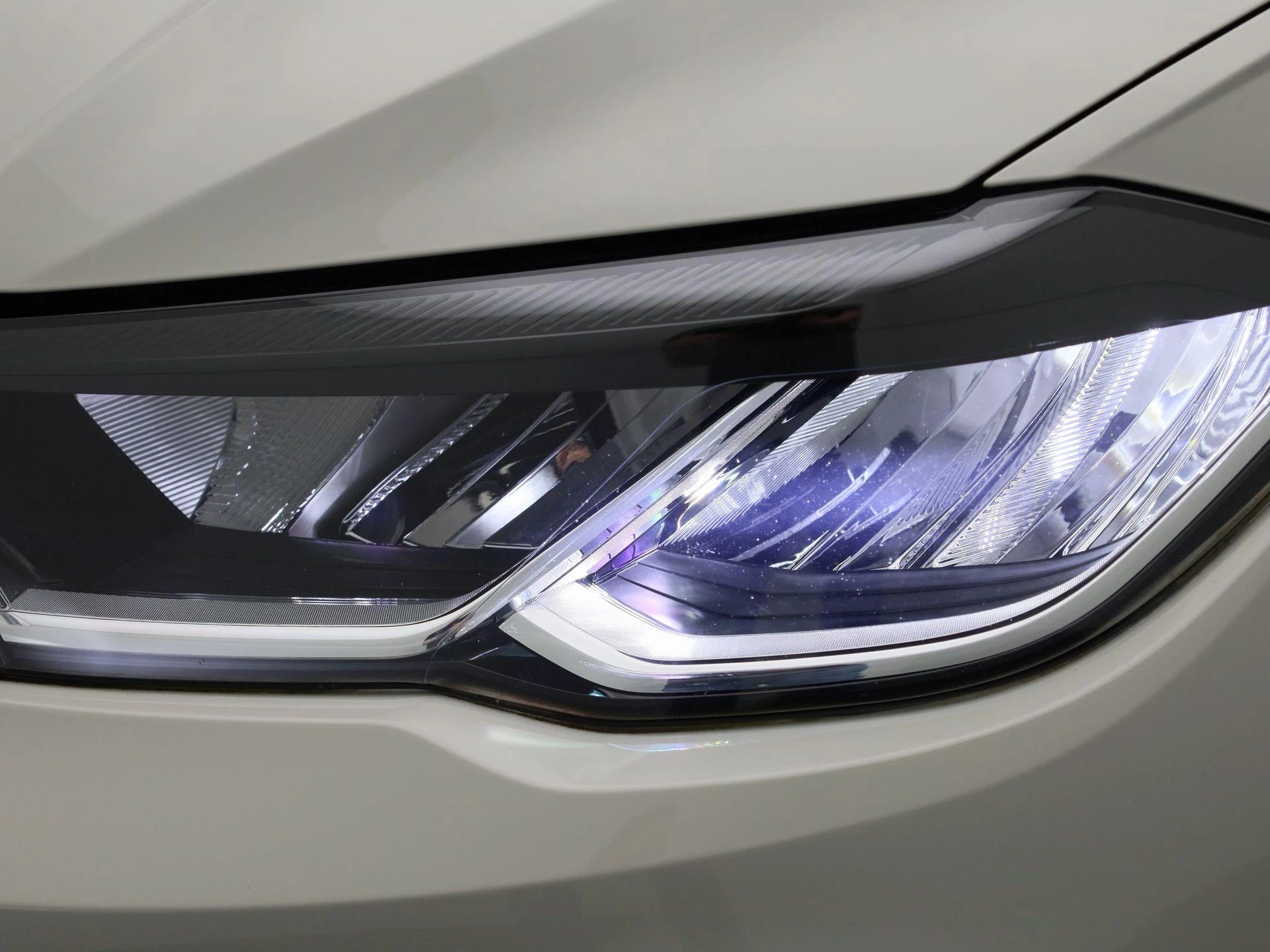 Volkswagen-Polo-image-14