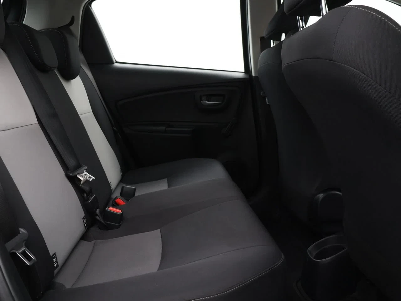Toyota-Yaris-image-21