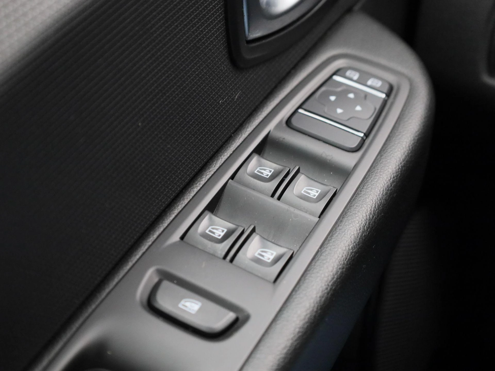Renault-Clio-image-28