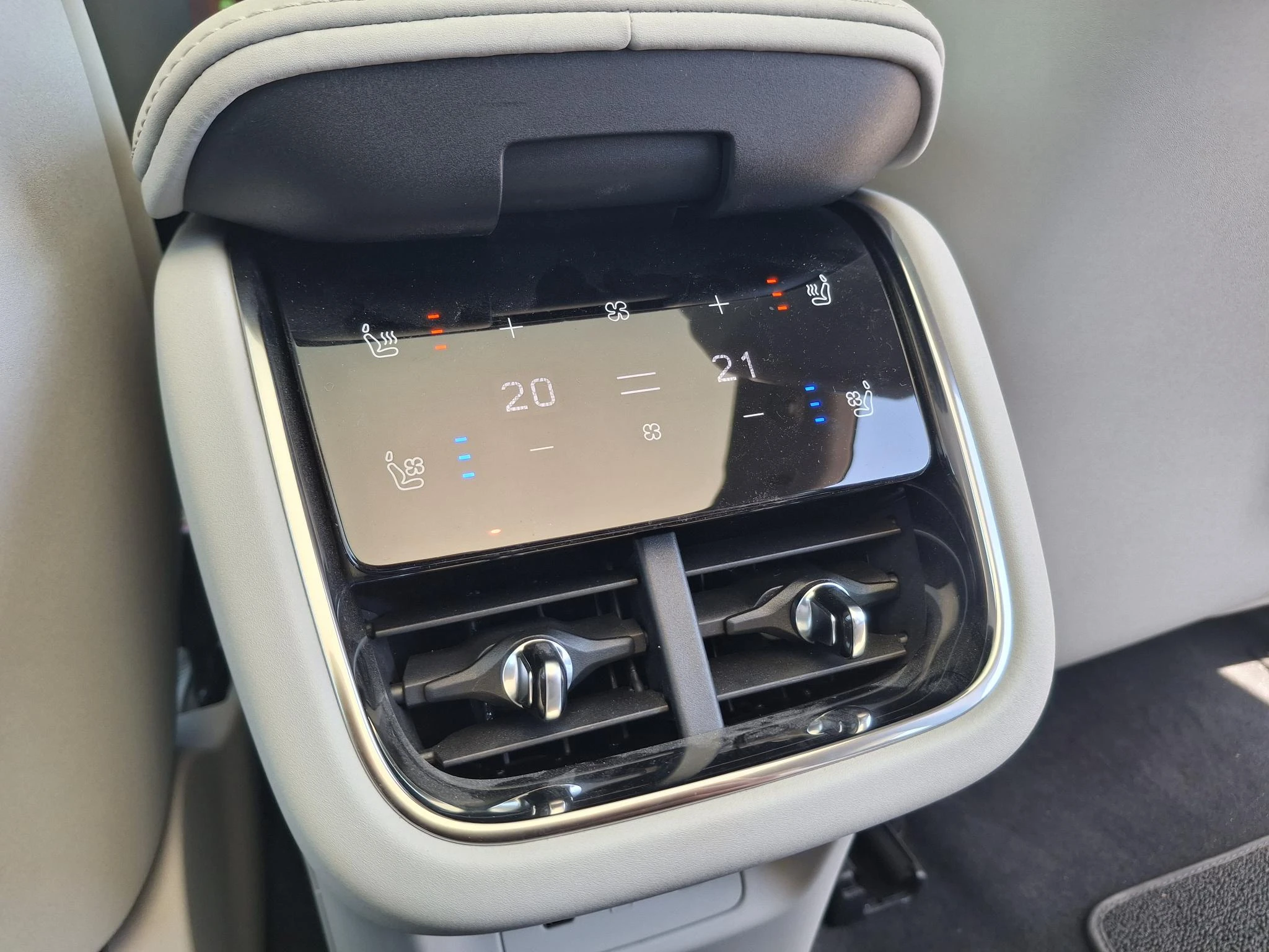 Volvo-ES90-image-38