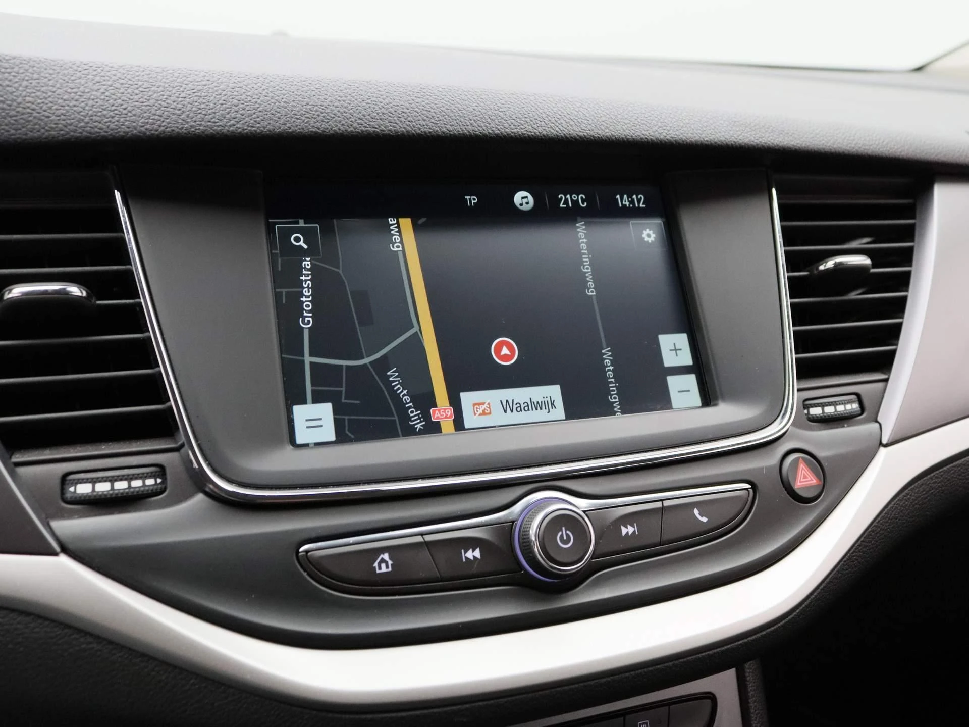 Opel-Astra-image-22