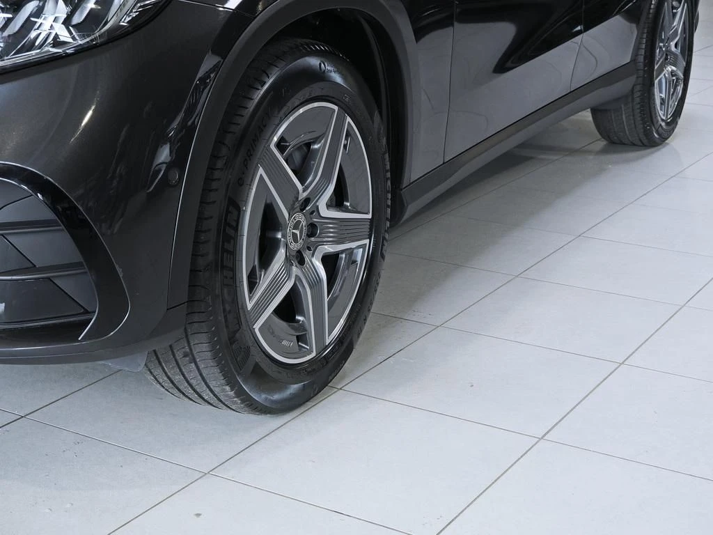 Mercedes-Benz-GLC 300 d-image-6