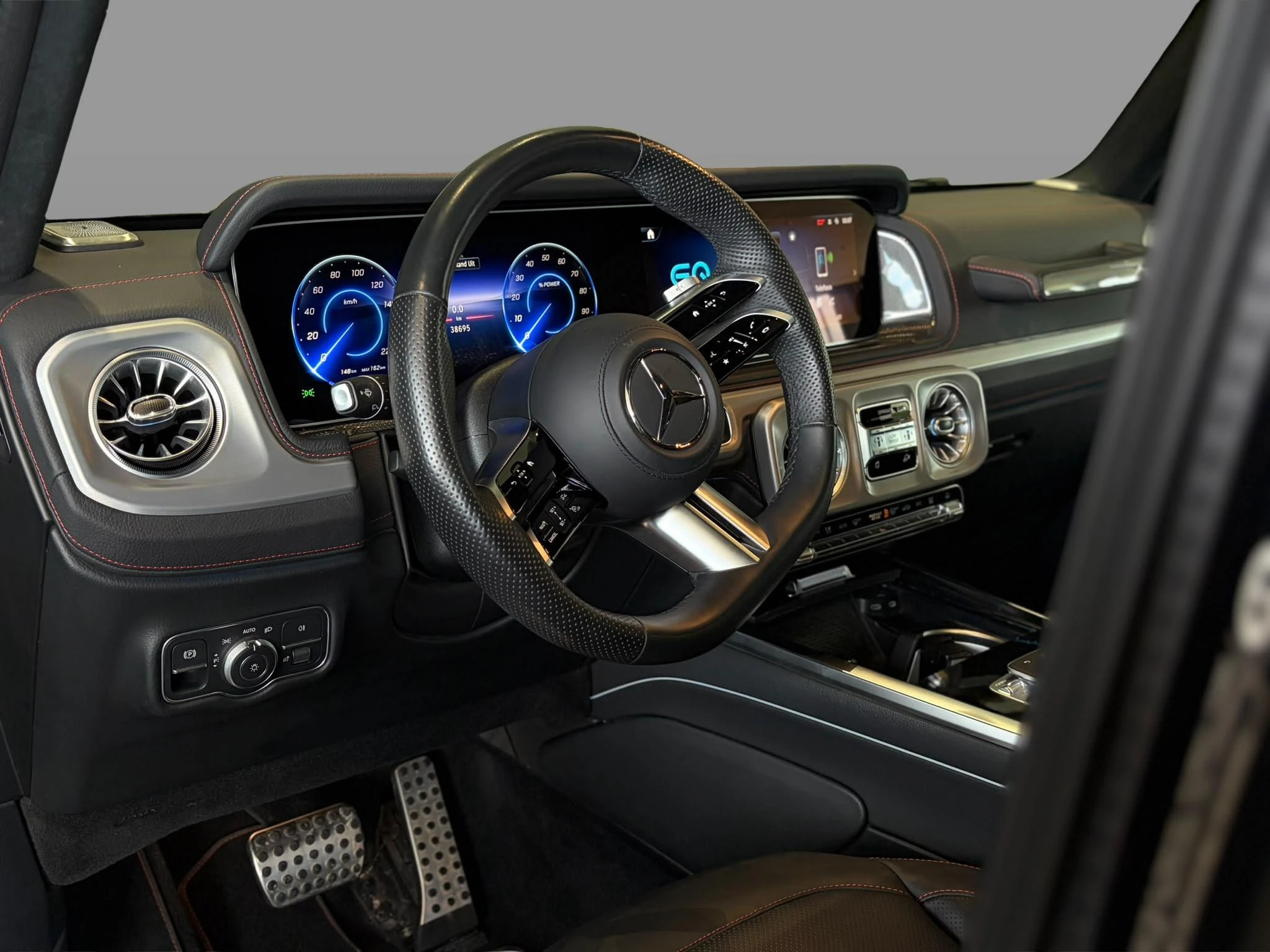 Mercedes-Benz-G-Klasse-image-12