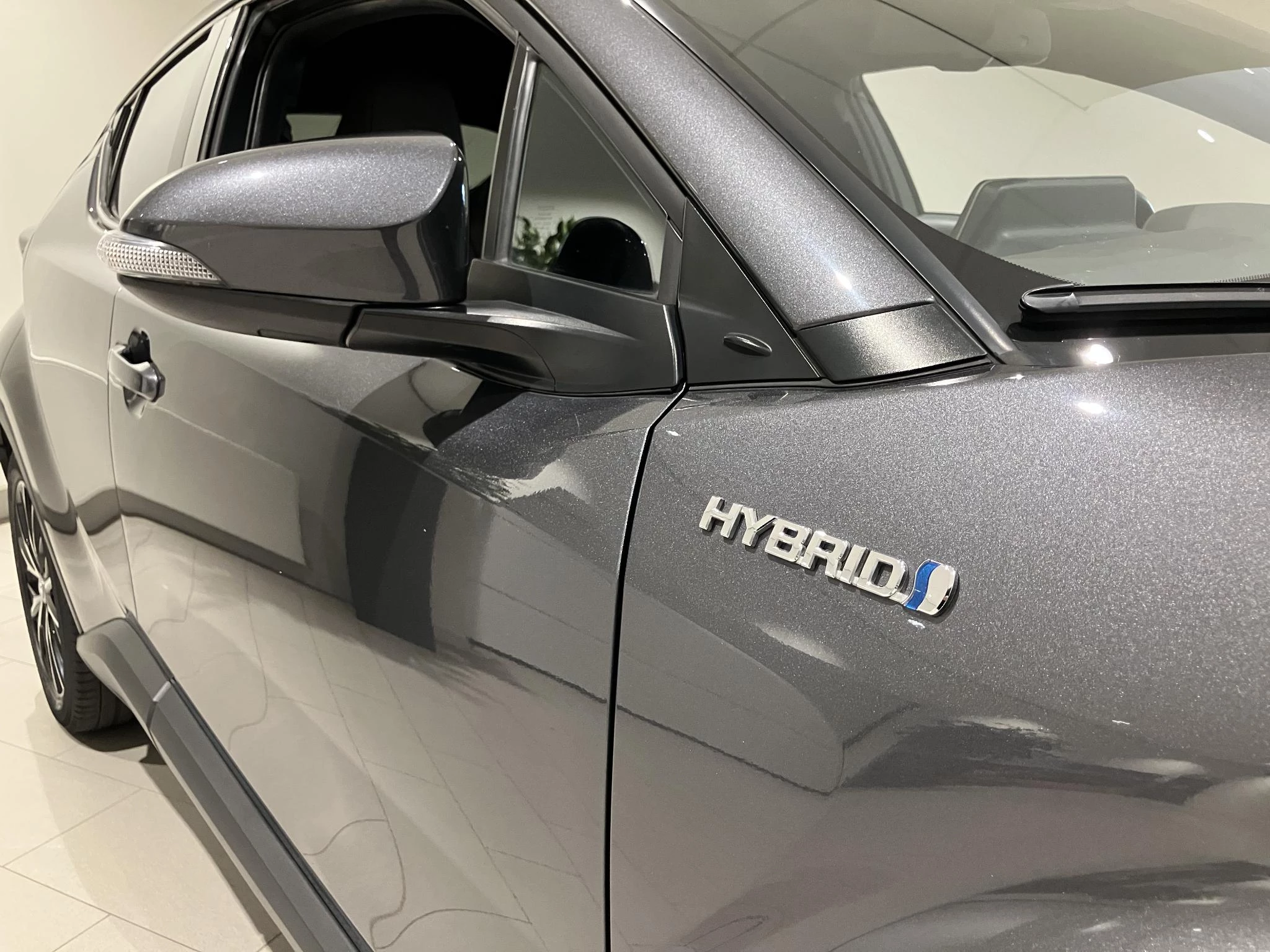 Toyota-C-HR-image-10