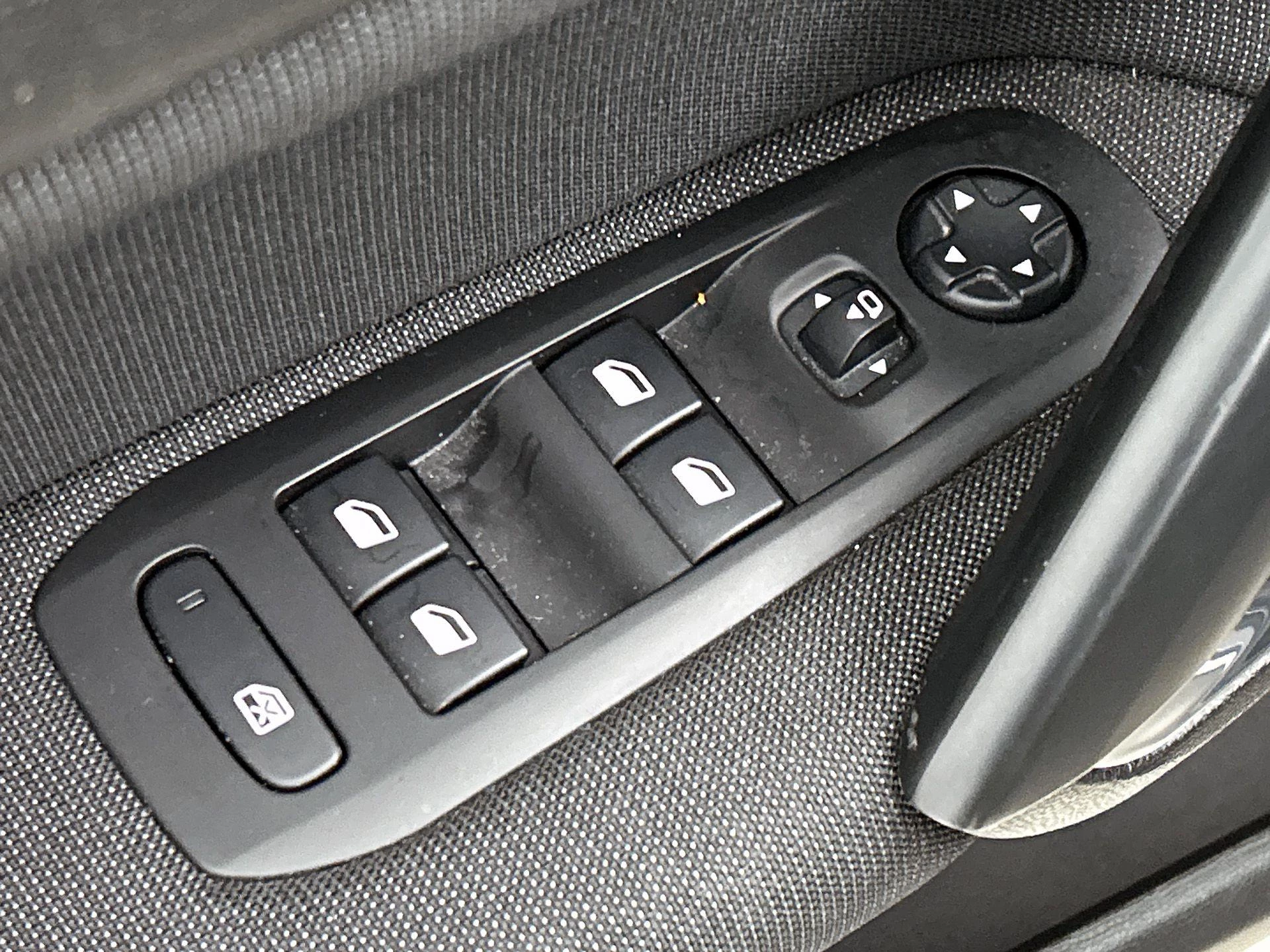Peugeot-308-image-27