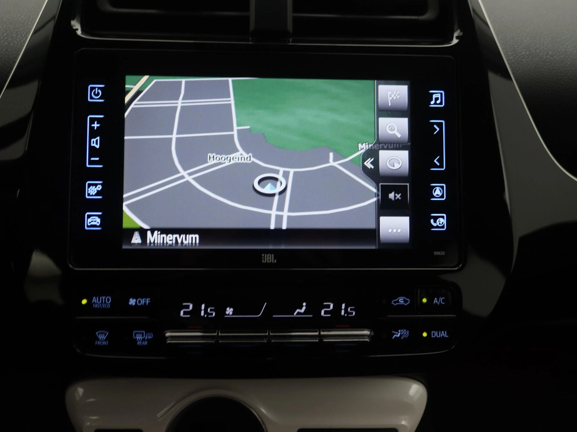Toyota-Prius-image-8