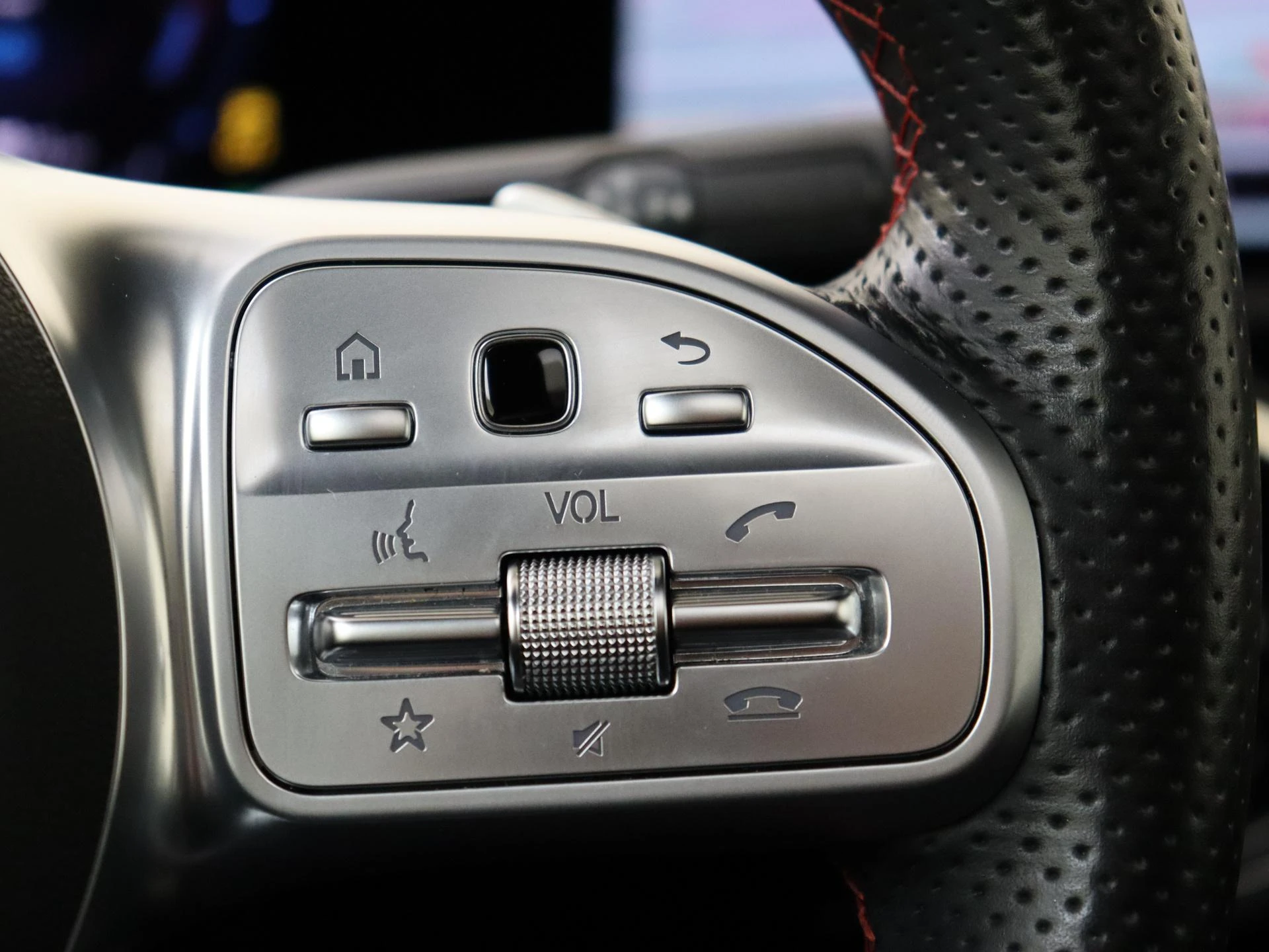 Mercedes-Benz-A-Klasse-image-12