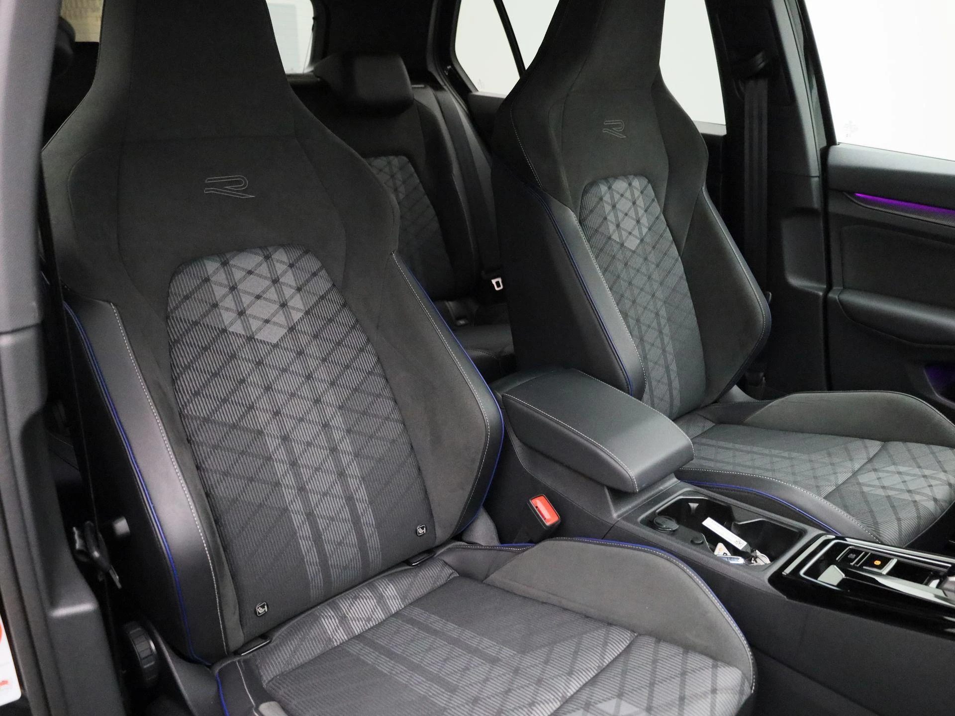 Volkswagen Golf 1.5 eTSI R-Line 150 PK