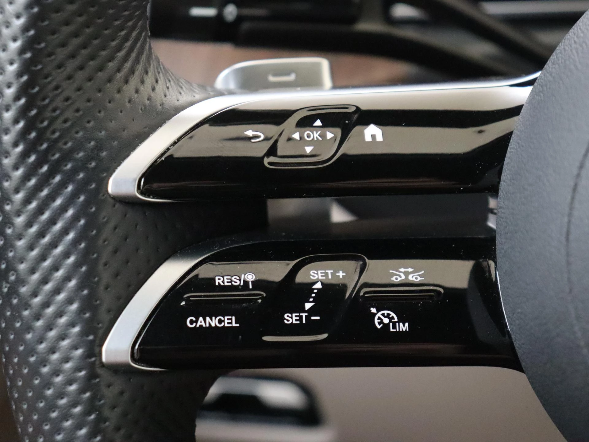 Mercedes-Benz-CLE-image-12