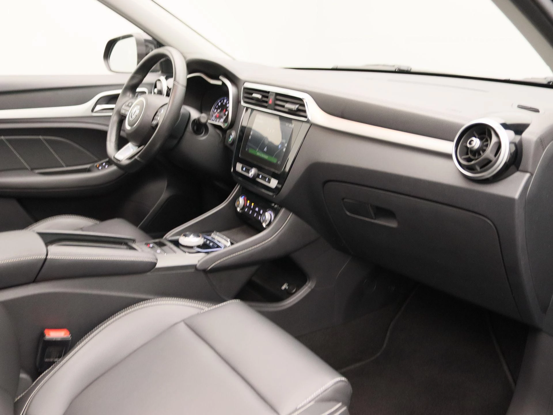 MG-ZS EV-image-23