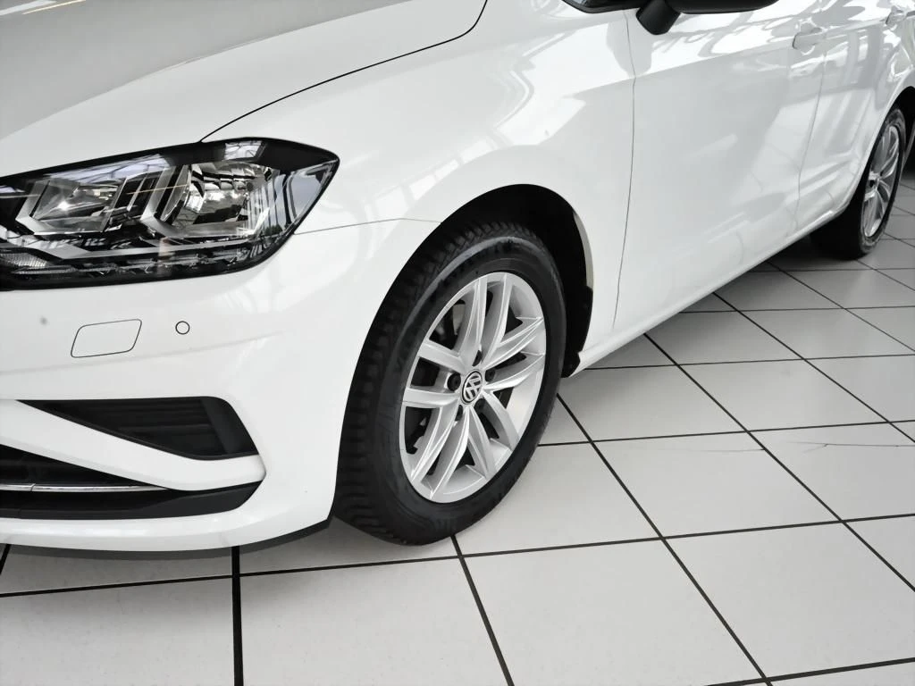 Volkswagen-Golf Sportsvan-image-5