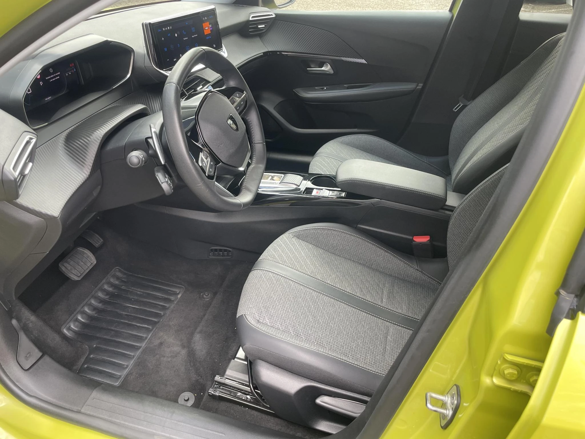 Peugeot-208-image-9