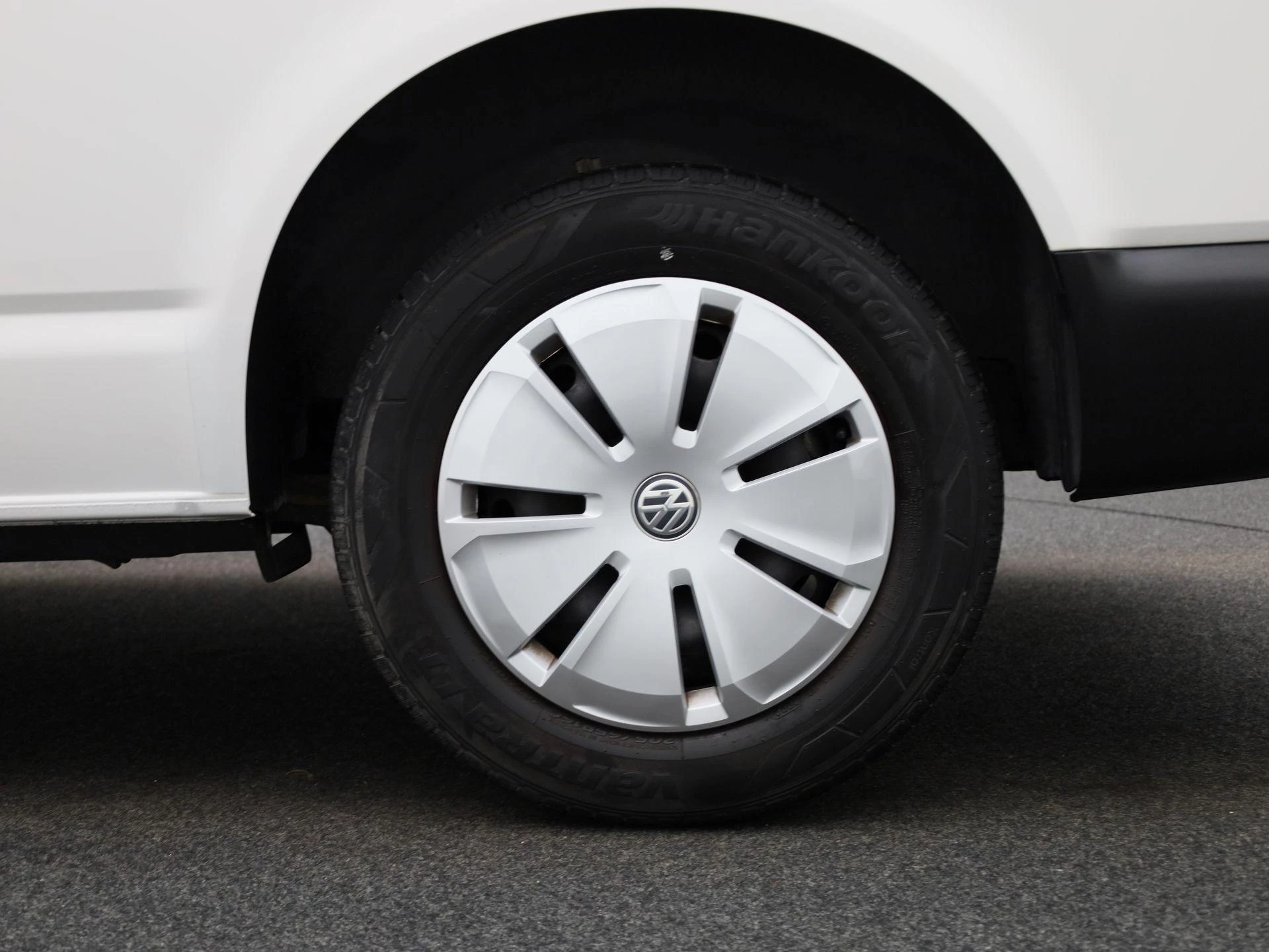 Volkswagen-Transporter-image-18