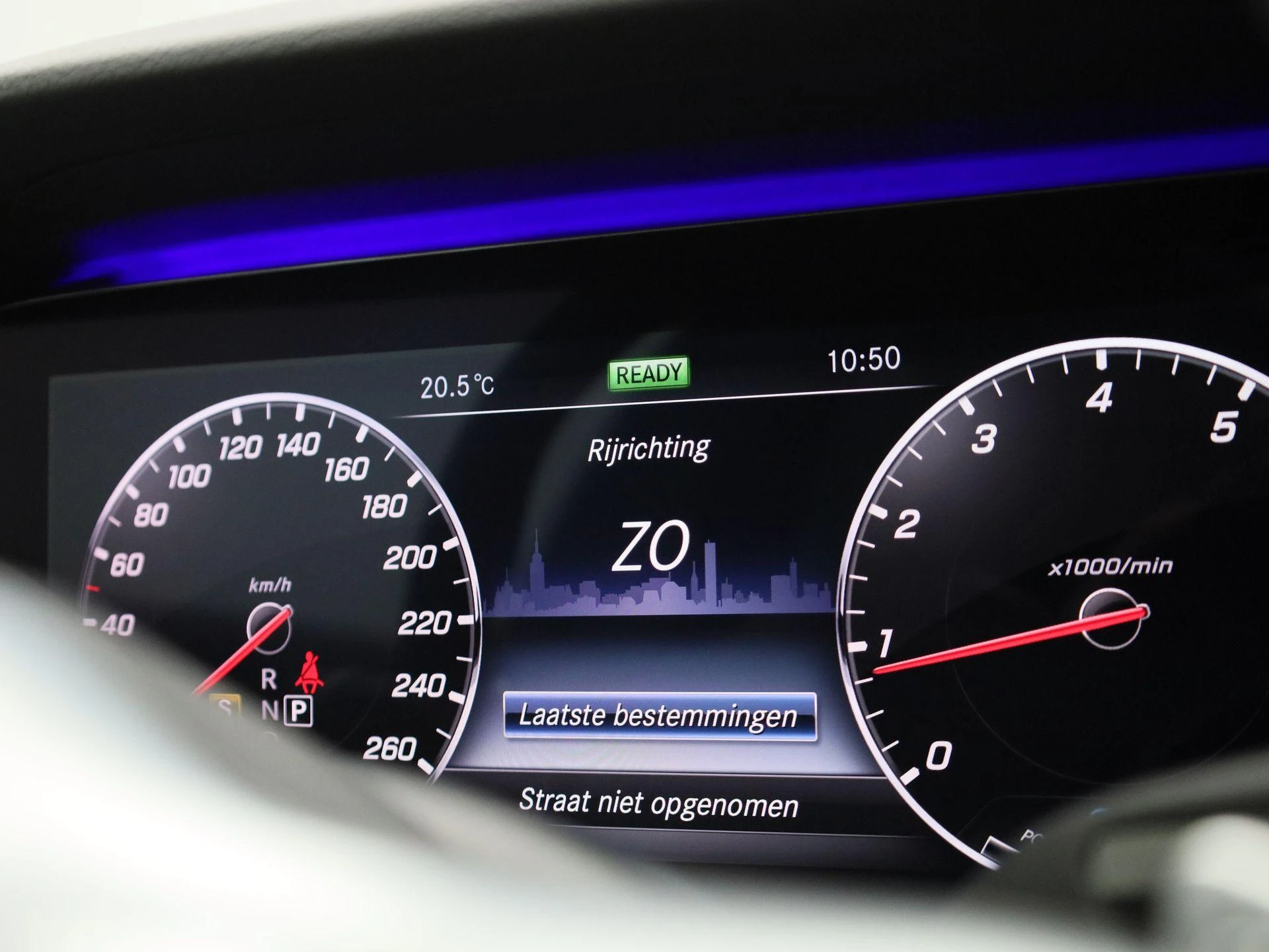 Mercedes-Benz-E-Klasse-image-30