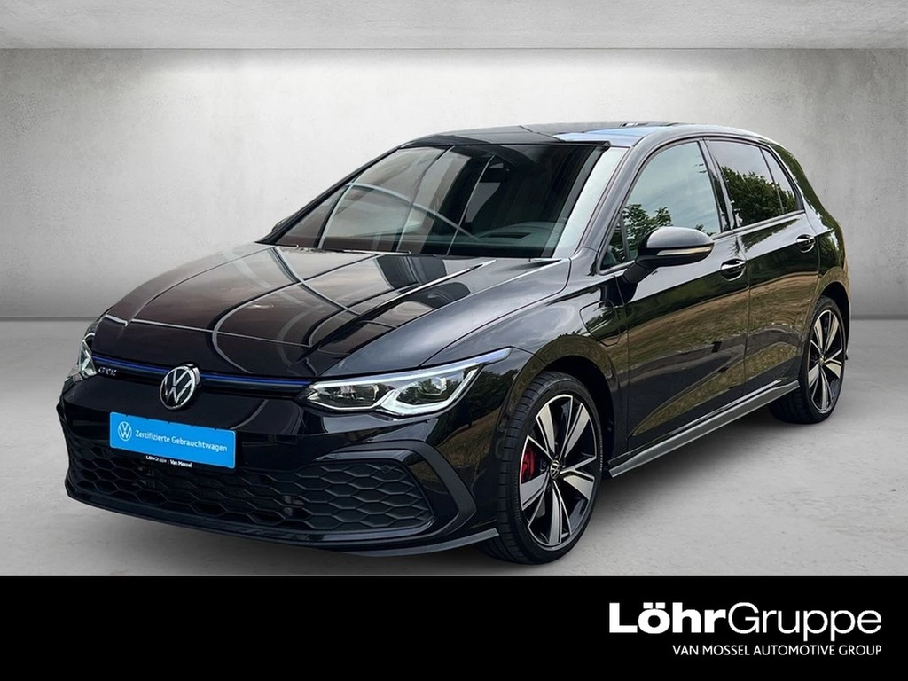 Volkswagen-Golf-image-0