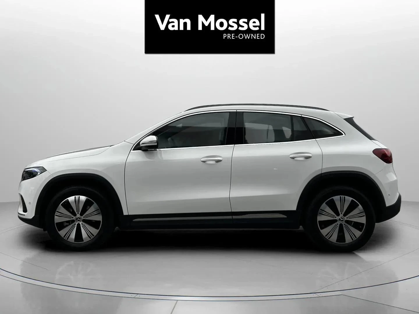 Mercedes-Benz-EQA-image-7