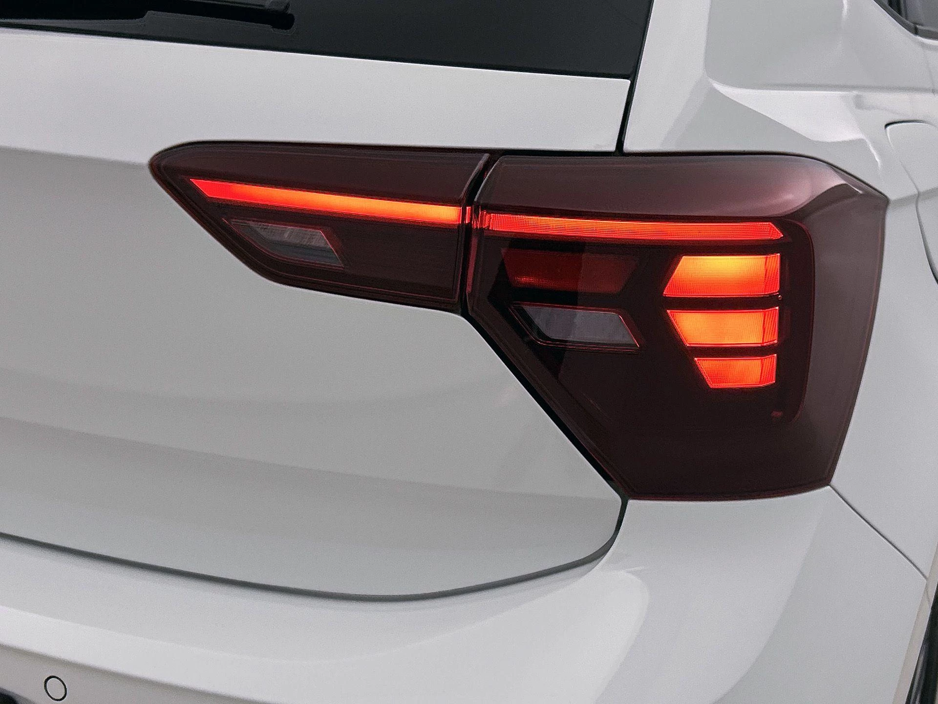 Volkswagen-Polo-image-13