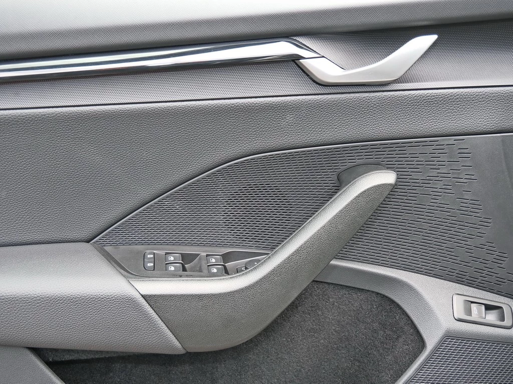 Škoda Octavia Combi 2.0 TDI Sportline *AHK*MATRIX*ACC*HuD*NAVI*