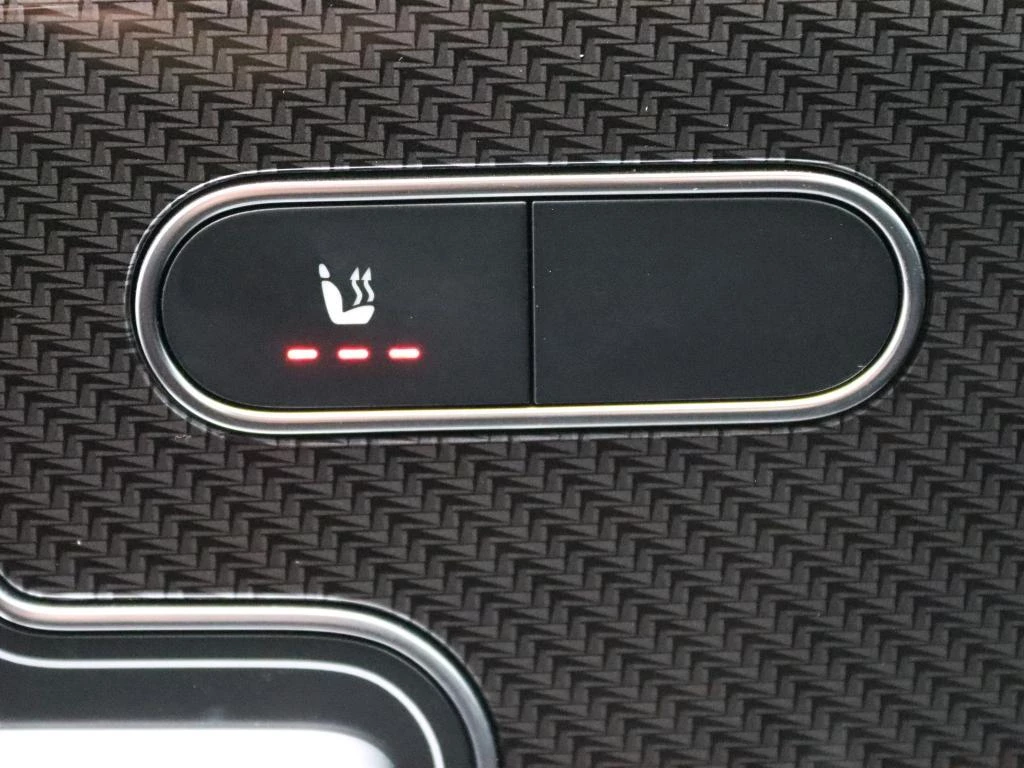 Mercedes-Benz B-Klasse 180 AMG Line + PANORAMISCH DAK + MULTIBEAM LED +