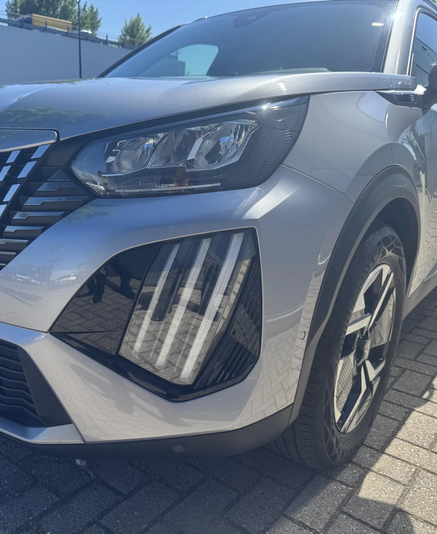 Peugeot e-2008 EV Allure 54 kWh