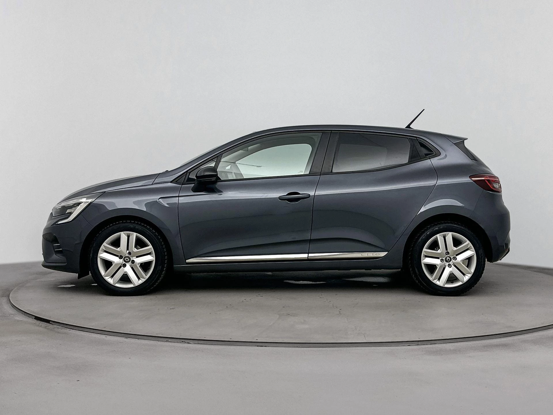 Renault-Clio-image-1