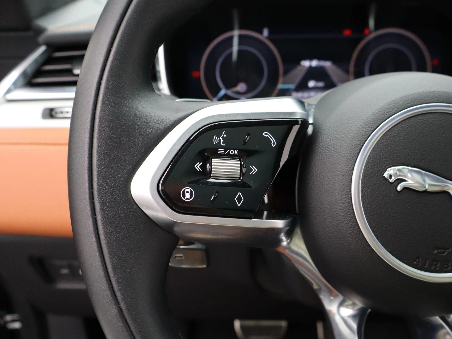 Jaguar F-PACE P400e PHEV R-Dynamic HSE 90th Ann. Edition