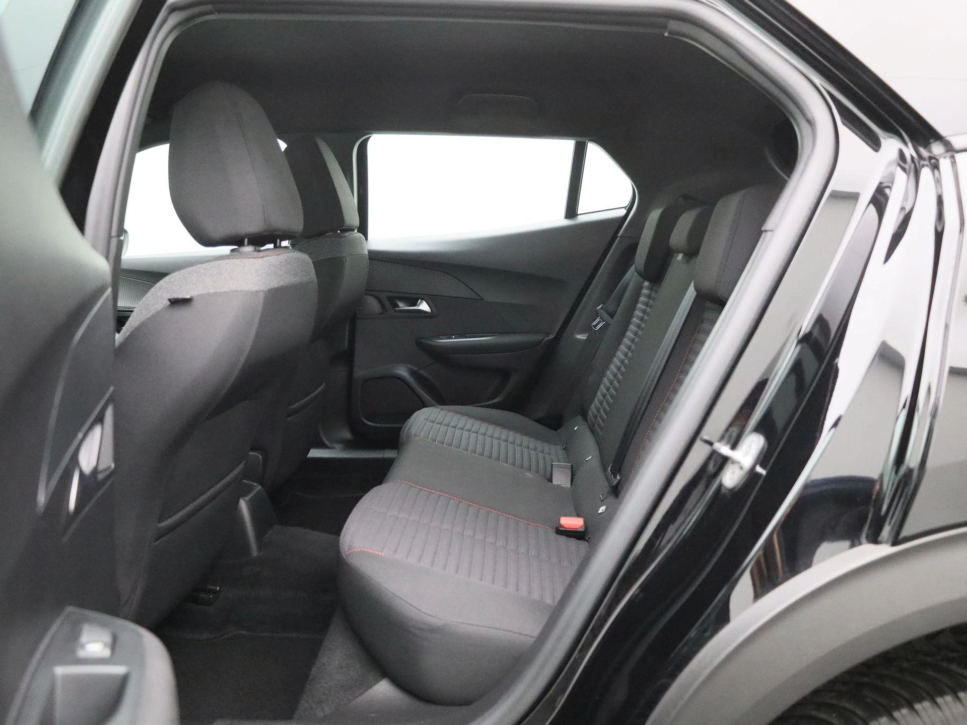 Peugeot-2008-image-11