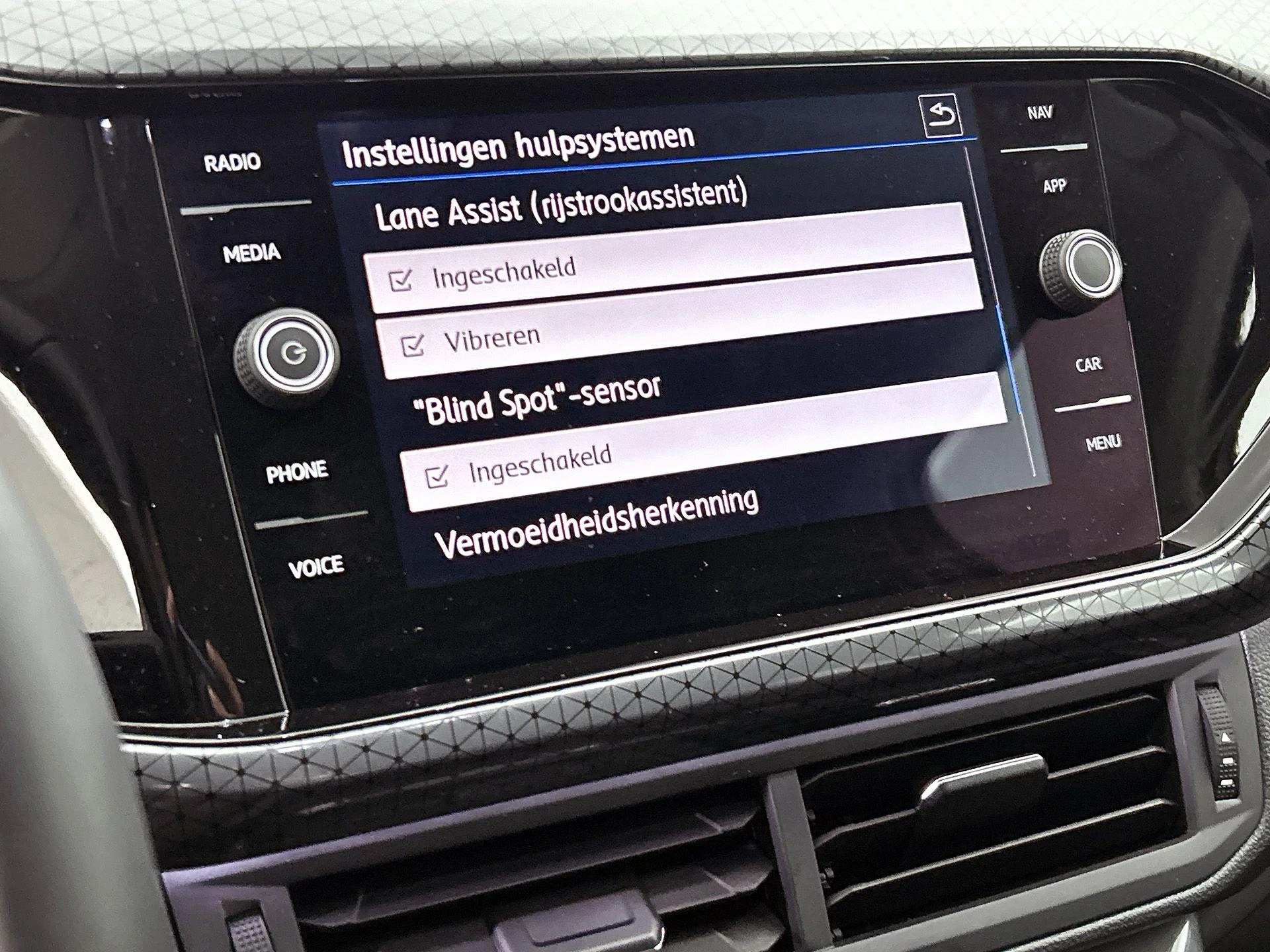 Volkswagen-T-Cross-image-12