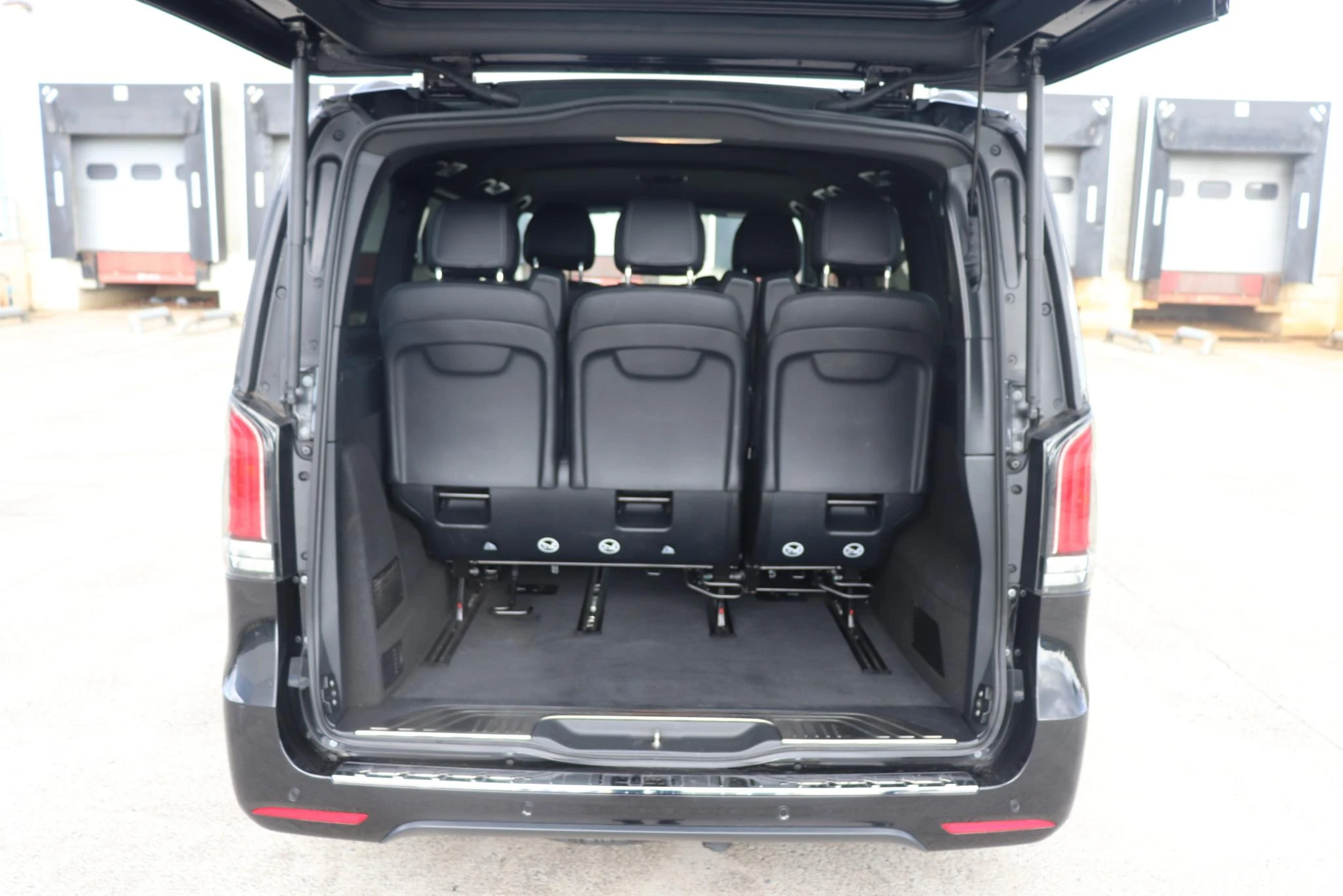 Mercedes-Benz-V-Klasse-image-5