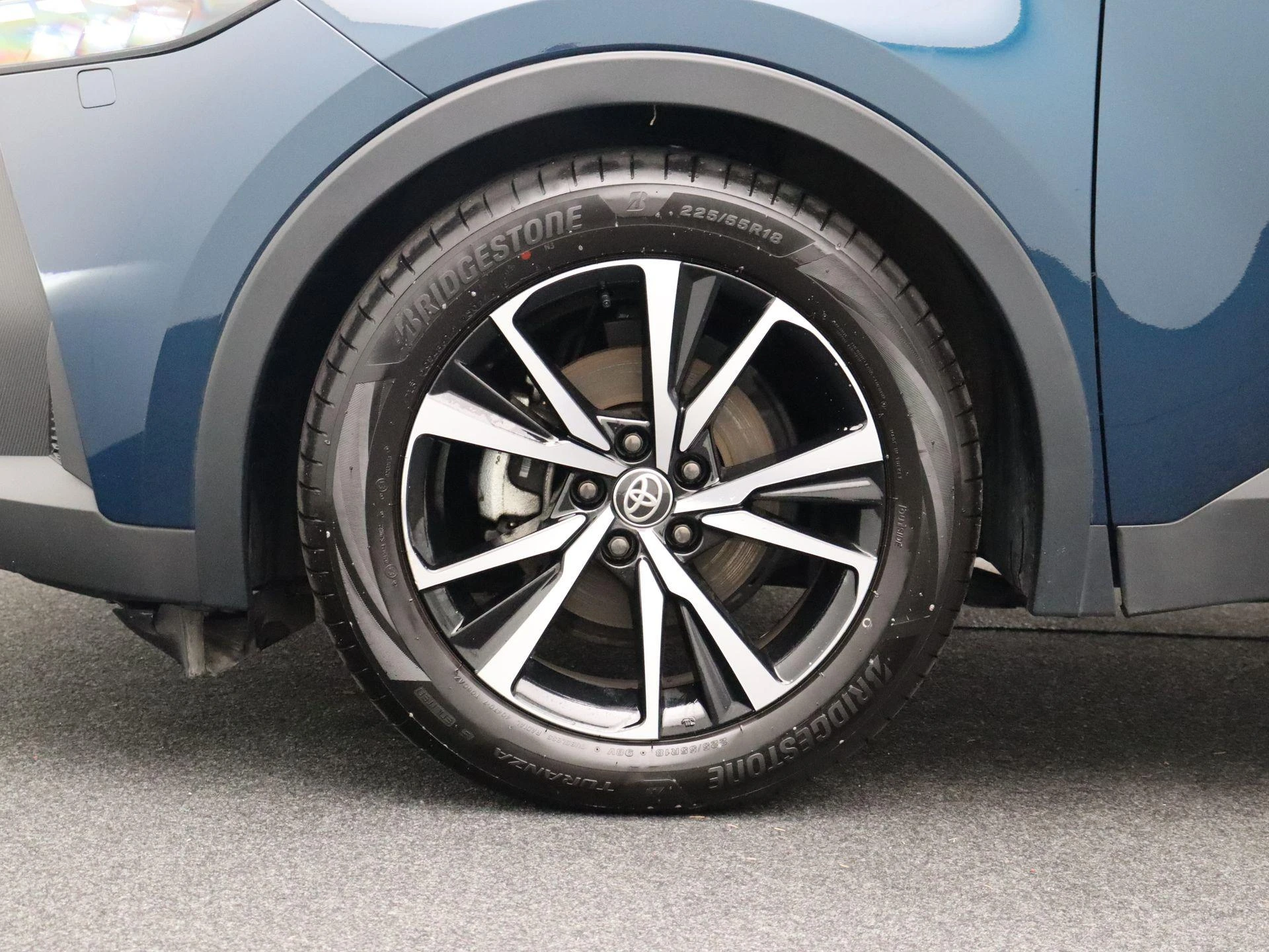 Toyota-C-HR-image-6