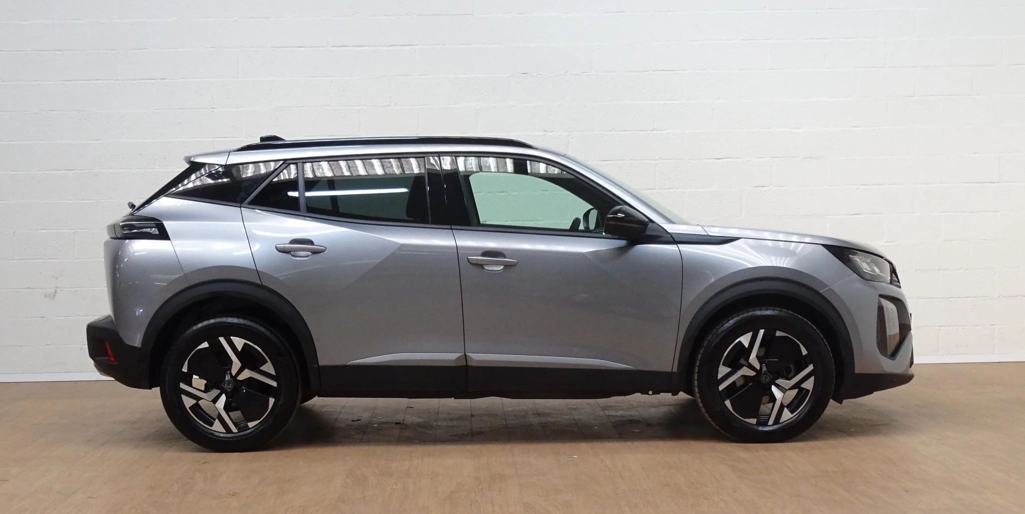 Peugeot 2008 1.2 HYBRID 145 e-DSC6 Allure