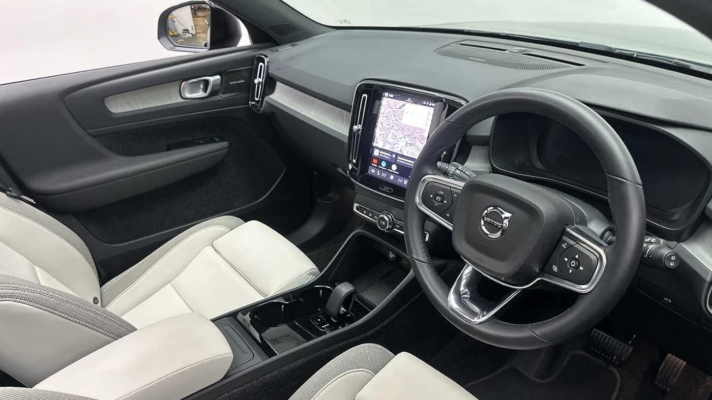 Volvo-EX40-image-5